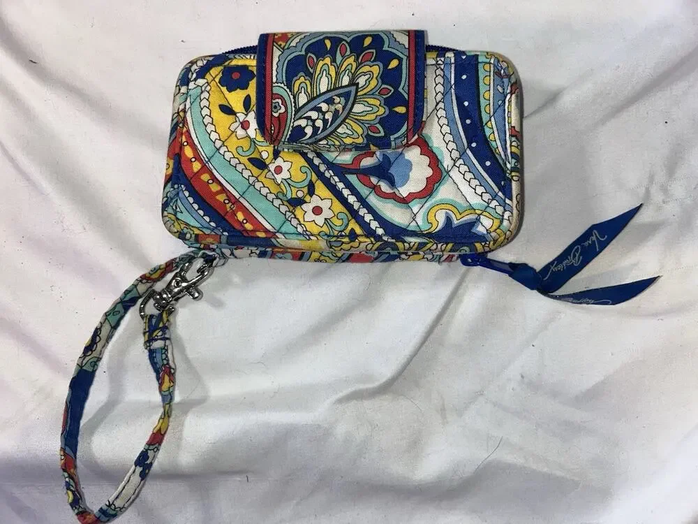 Vera Bradley Marina Paisley Carry It All Wristlet Wallet Quilted Vibrant - Picture 1 of 6